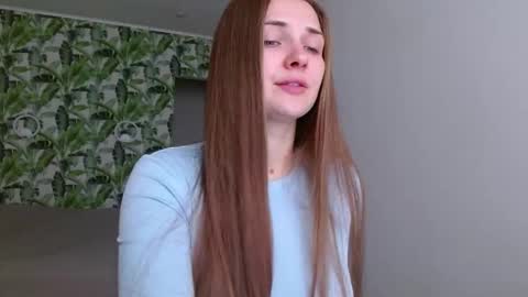 Snapshot of oliviashiny chatting on October 2, 4:30 am Olivia online show from October 2, 4:30 am