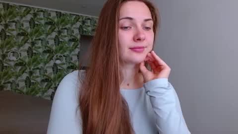 Snapshot of oliviashiny chatting on October 9, 4:43 am Olivia online show from October 9, 4:43 am