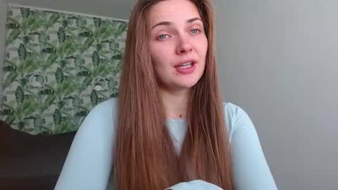 Snapshot of oliviashiny chatting on October 26, 5:24 am Olivia online show from October 26, 5:24 am