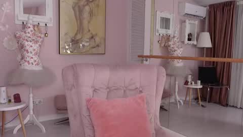 Snapshot of oliviasway chatting on September 14, 10:09 pm OliviaSway online show from September 14, 10:09 pm