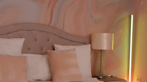 OliviaSway online show from January 9, 8:10 pm