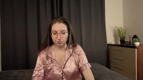 Kylie online show from December 14, 6:45 pm