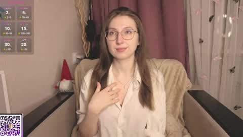 Snapshot of oliviavele chatting on March 30, 7:15 pm Kylie online show from March 30, 7:15 pm