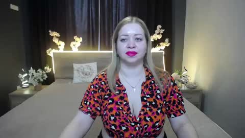 Snapshot of oliviaverr chatting on April 25, 12:19 pm Oliviaverr online show from April 25, 12:19 pm