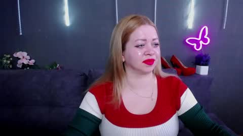 Snapshot of oliviaverr chatting on May 2, 12:21 pm Oliviaverr online show from May 2, 12:21 pm