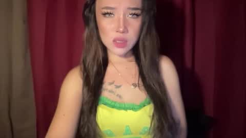 Snapshot of oliviaxxmore69 chatting on March 3, 9:04 am ZAINA online show from March 3, 9:04 am