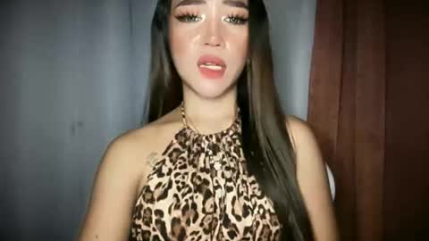 Snapshot of oliviaxxmore69 chatting on March 11, 1:55 am ZAINA online show from March 11, 1:55 am