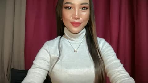 Snapshot of oliviaxxmore69 chatting on March 13, 11:17 am ZAINA online show from March 13, 11:17 am