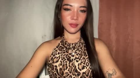 Snapshot of oliviaxxmore69 chatting on March 16, 3:49 pm ZAINA online show from March 16, 3:49 pm