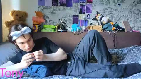 Snapshot of ololkd chatting on April 1, 10:16 am Tony online show from April 1, 10:16 am