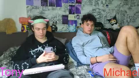 Snapshot of ololkd chatting on April 4, 8:12 am Tony online show from April 4, 8:12 am