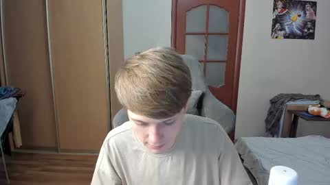 Oliver and Mira online show from December 1, 9:42 pm