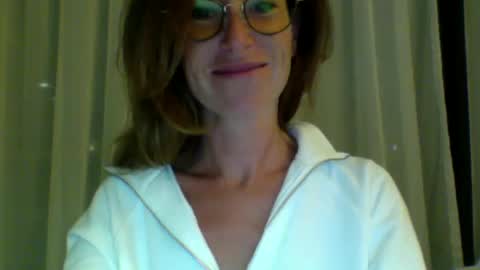 olyra11 online show from June 30, 7:26 pm