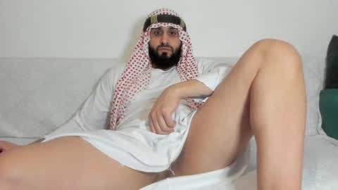 Snapshot of omar_xoxo chatting on March 29, 8:42 pm Omar online show from March 29, 8:42 pm