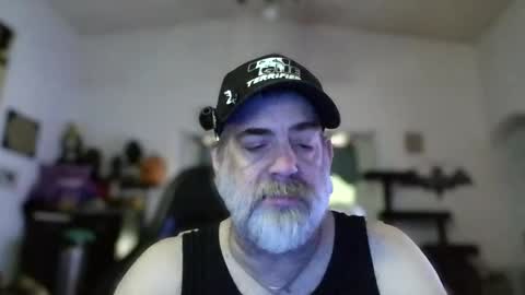 Snapshot of omegablack71 chatting on May 21, 2:35 pm omega71 online show from May 21, 2:35 pm