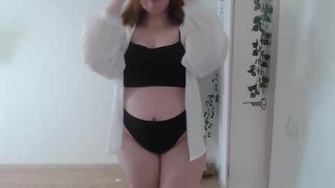  MellY  online show from March 11, 10:10 am