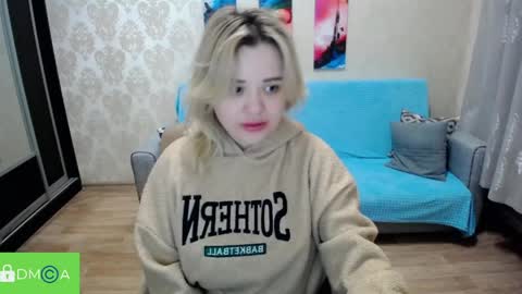 Fina online show from April 3, 9:02 pm