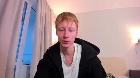 Snapshot of omg_pie chatting on October 11, 6:34 am Mars online show from October 11, 6:34 am