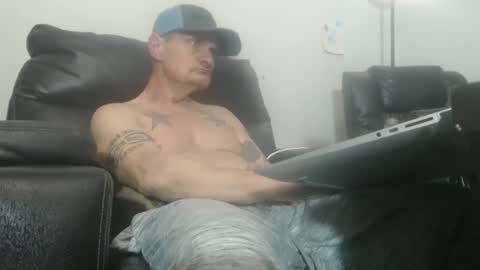 Snapshot of omgluvit12 chatting on December 16, 12:49 pm omgluvit12 online show from December 16, 12:49 pm
