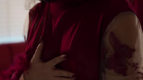    or    online show from March 3, 10:10 pm