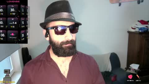 Snapshot of ona_nisme chatting on January 1, 2:20 pm ona nisme online show from January 1, 2:20 pm