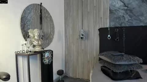     ... online show from October 24, 7:32 pm