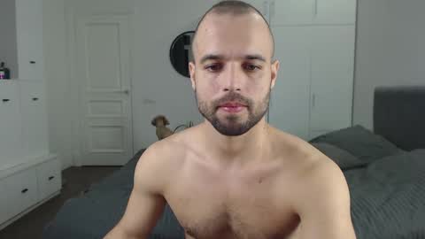 onebestlover online show from February 14, 5:03 pm