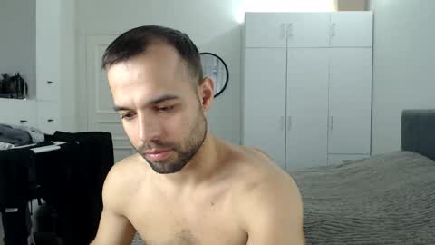 onebestlover online show from March 18, 9:01 am