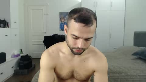 onebestlover online show from May 7, 7:58 am
