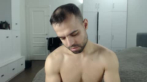 onebestlover online show from May 10, 8:08 am