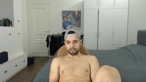 onebestlover online show from May 16, 7:38 am
