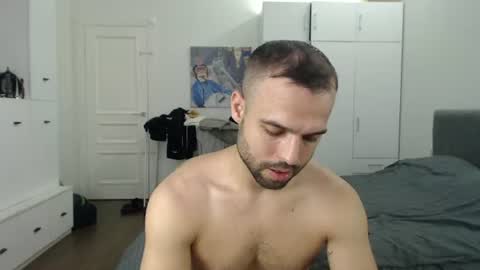 onebestlover online show from June 20, 10:51 am
