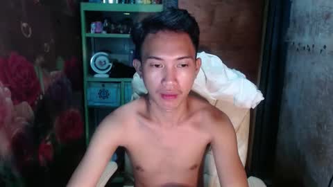 Wyn Will serve you and be your slave online show from January 1, 8:35 am