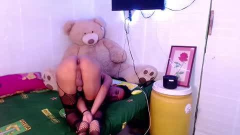 Wyn Will serve you and be your slave online show from March 11, 4:54 am