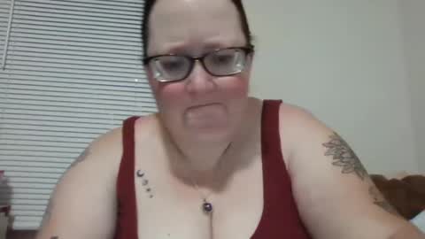 Snapshot of onedaffodil84 chatting on February 9, 3:00 am Pixie online show from February 9, 3:00 am
