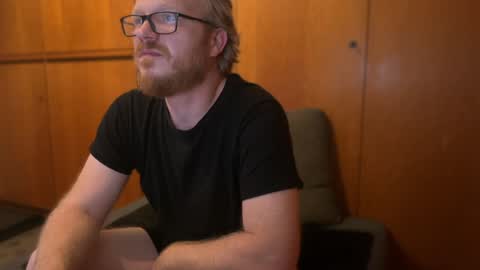 Snapshot of onefor2 chatting on December 17, 6:53 pm nicecockoncam online show from December 17, 6:53 pm