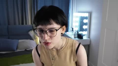 Snapshot of oneidahalla chatting on March 28, 7:35 pm ameli ameli a a a ameli Amelia online show from March 28, 7:35 pm