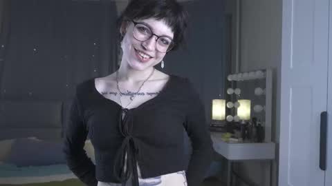 Snapshot of oneidahalla chatting on March 30, 7:15 pm ameli ameli a a a ameli Amelia online show from March 30, 7:15 pm