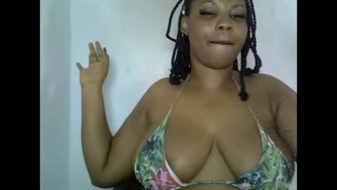 Snapshot of oneofdbestchubbygaloncb chatting on June 21, 5:59 pm oneofdbestchubbygaloncb online show from June 21, 5:59 pm