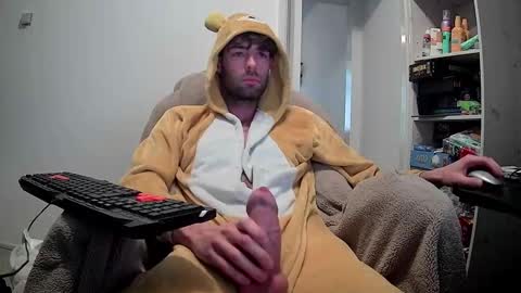 onesieboyx online show from December 19, 9:49 am