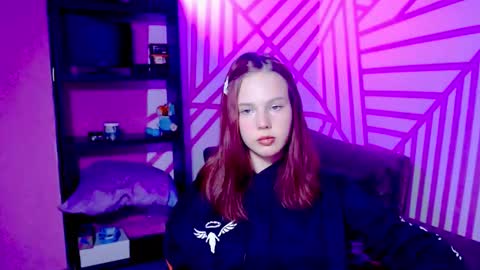 onessandra online show from September 24, 5:11 am