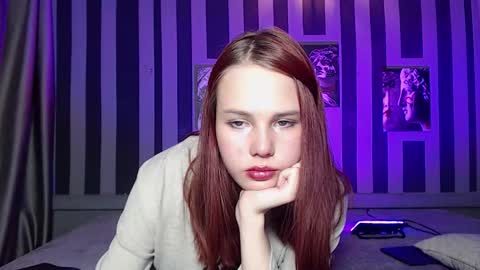 onessandra online show from October 1, 5:24 am