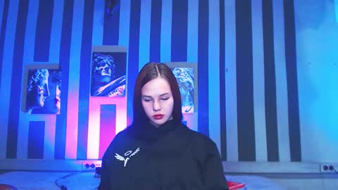 onessandra online show from October 10, 2:32 am