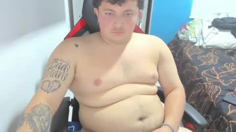 Snapshot of onewhiteboichub chatting on February 17, 7:42 pm Andres INDEPENDENT MODEL online show from February 17, 7:42 pm