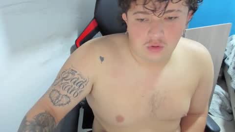 Snapshot of onewhiteboichub chatting on September 26, 3:38 pm Andres INDEPENDENT MODEL online show from September 26, 3:38 pm