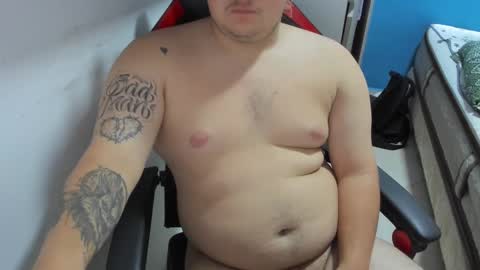 Snapshot of onewhiteboichub chatting on October 3, 2:25 pm Andres INDEPENDENT MODEL online show from October 3, 2:25 pm