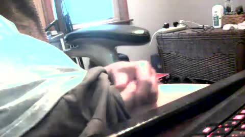 Snapshot of oneyedjackin chatting on October 7, 9:56 pm oneyedjackin online show from October 7, 9:56 pm