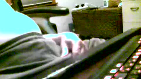 Snapshot of oneyedjackin chatting on October 13, 1:05 am oneyedjackin online show from October 13, 1:05 am