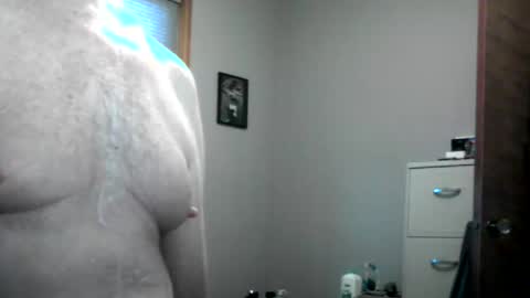 Snapshot of oneyedjackin chatting on October 26, 12:33 pm oneyedjackin online show from October 26, 12:33 pm