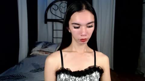 Snapshot of onicka_iha chatting on December 12, 2:55 pm Alexa online show from December 12, 2:55 pm